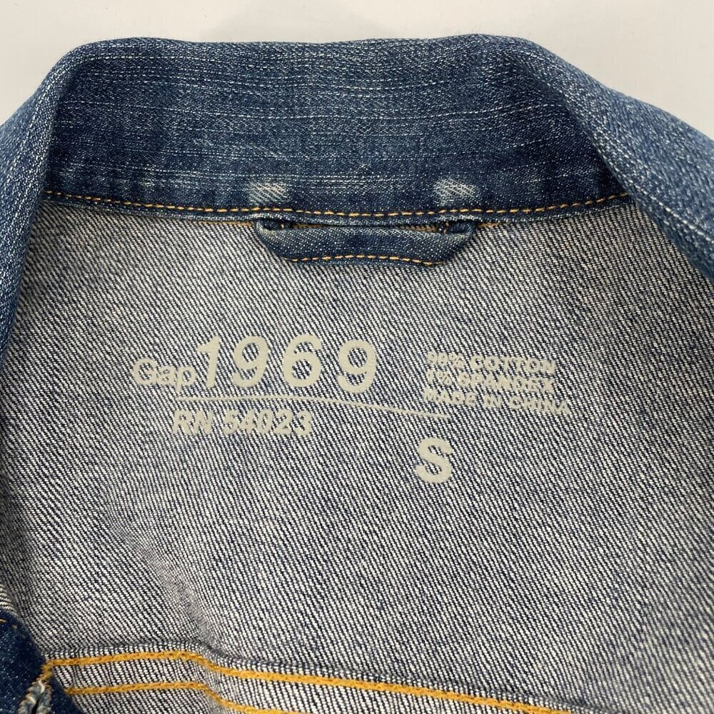 GAP Blue Denim Jean Jacket Womens Size Small Classic Pockets Everyday Casual - Picture 4 of 8